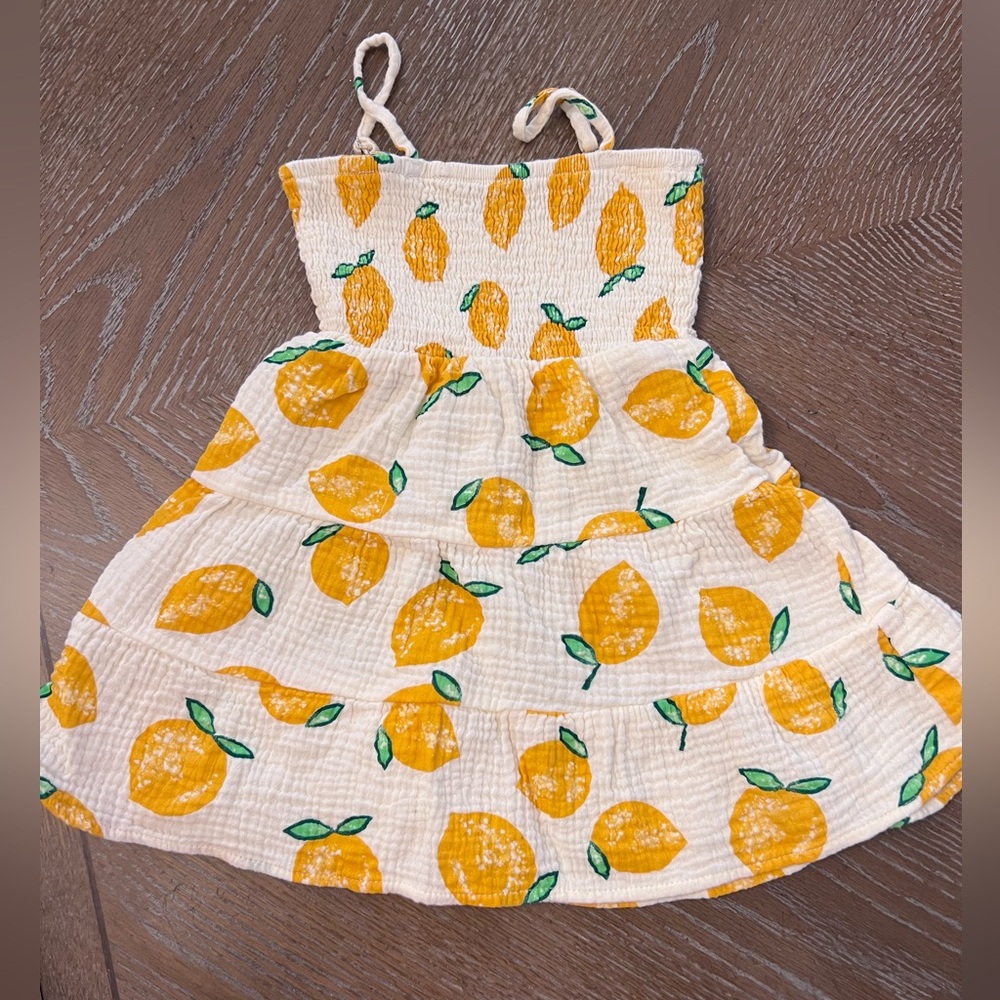 Like new! Girls lemon dress 🍋🍋🍋